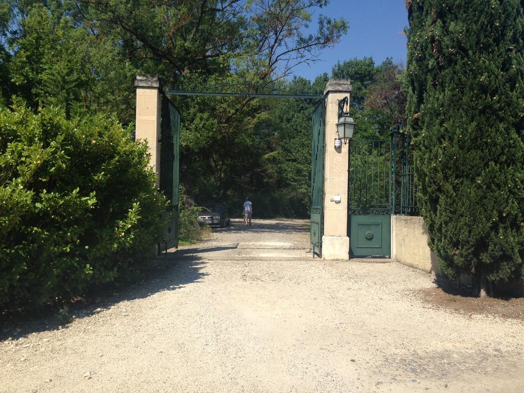 Le Mas De Trevouse Saint-Saturnin-lès-Avignon Eksteriør bilde